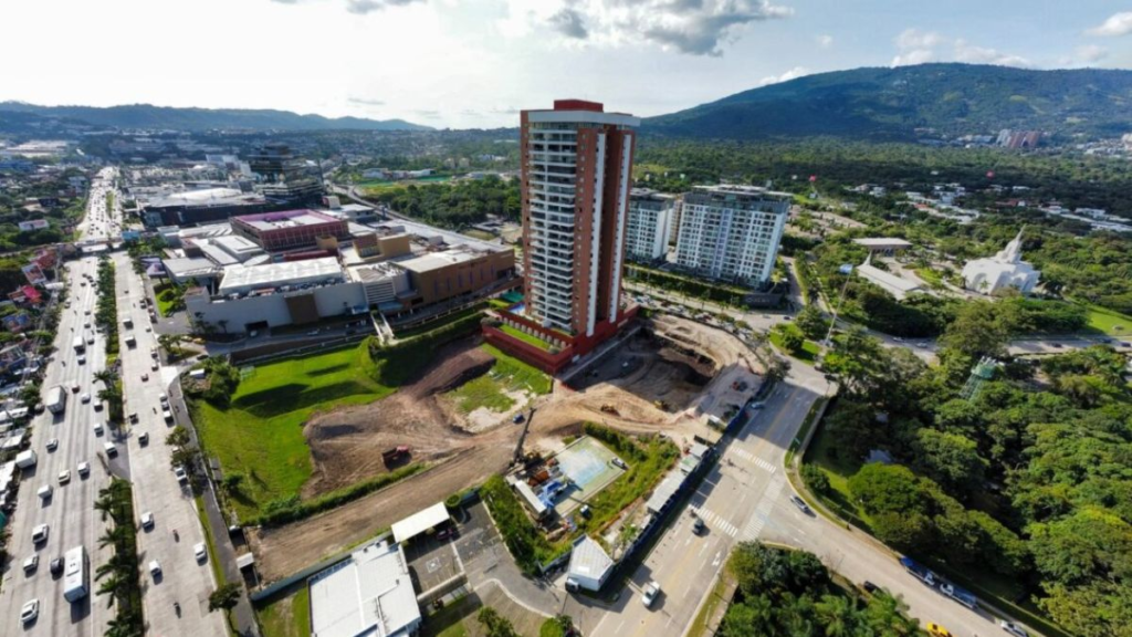 Inversión privada alcanza cifra récord de $5,000 millones en 2025 según la OPAMSS. 2 image 175