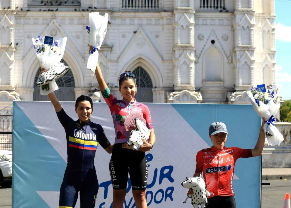 Paula Patiño se corona campeona del Tour El Salvador 2026 tras dominar la última etapa. 1 image 358