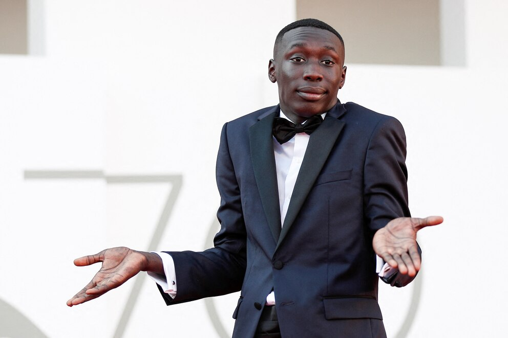 Khaby Lame hace historia: vende su empresa por 900 millones de dólares. 1 image 376