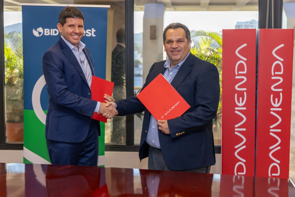 Davivienda canaliza financiamiento de BID Invest para fortalecer a las pymes, motor de la economía salvadoreña. 1 image 430