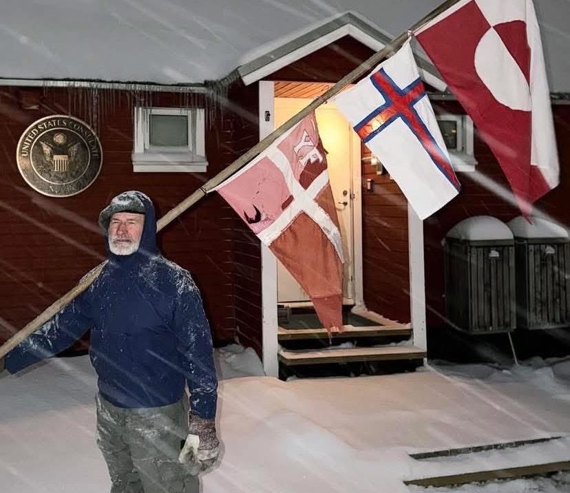 Resistencia bajo la nieve: Un ciudadano groenlandés desafía las ambiciones de Donald Trump 2 sfsfsdfsd 1