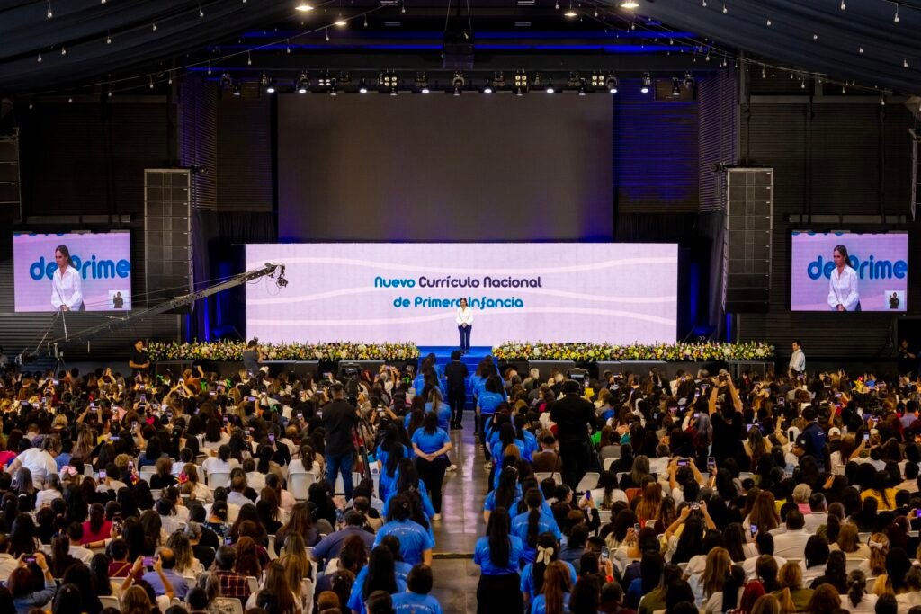 El Salvador transforma la educación inicial con el nuevo Currículo Nacional de Primera Infancia 3 625201643 1447558370065832 2719794187904760194 n