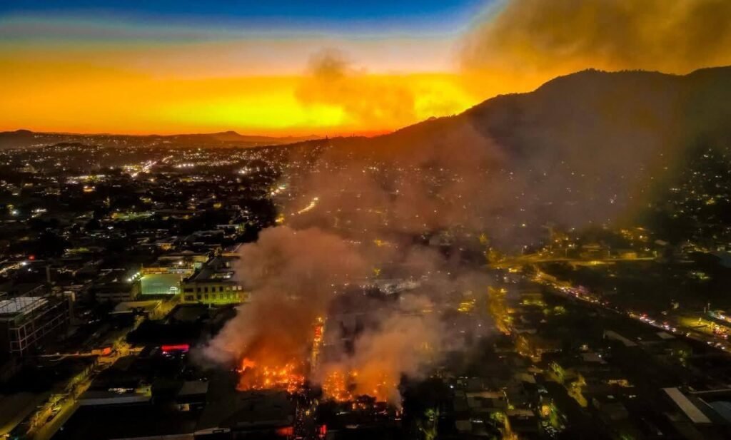 Incendio en el centro de San Salvador cobra la vida de cinco personas incluyendo un menor de edad. 2 629784872 122142995384416789 546078440395505658 n 1