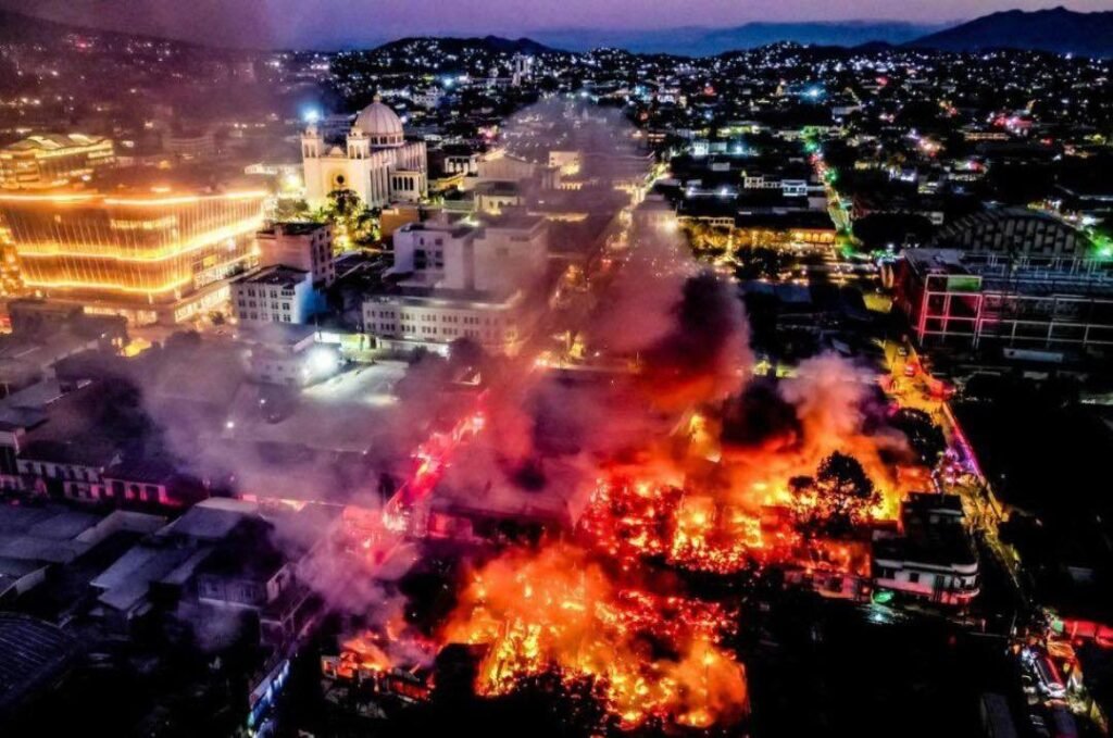 Incendio en el centro de San Salvador cobra la vida de cinco personas incluyendo un menor de edad. 1 634211775 1423123649219429 4968984363971882495 n