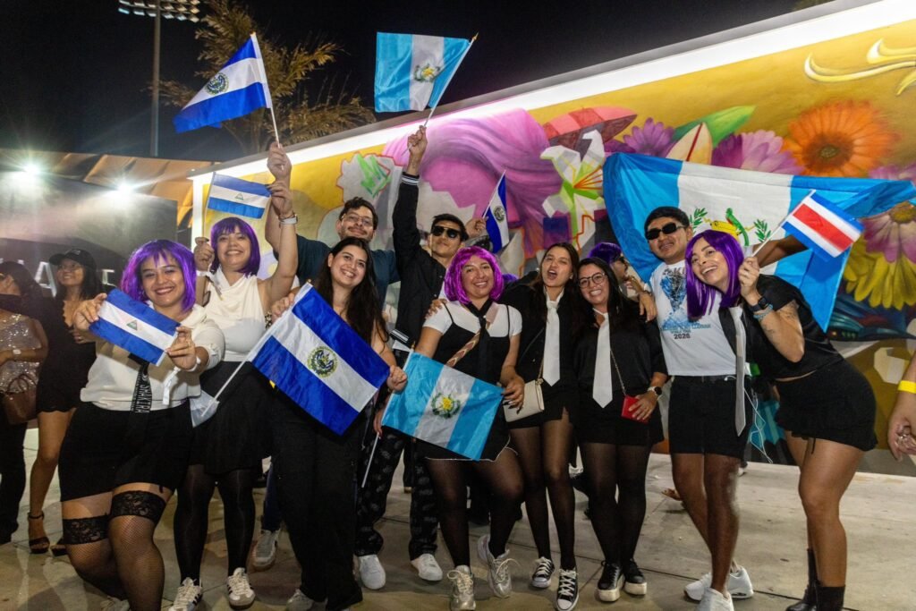 Espectacular cuarta noche de la residencia de Shakira en El Salvador. 7 634367716 917946064084827 3250584790254171958 n