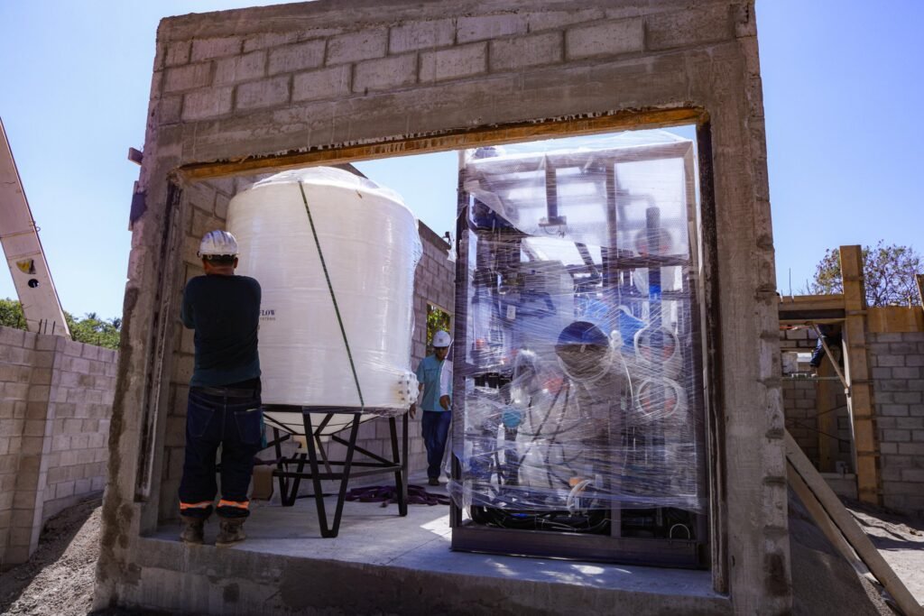 Avanzan trabajos en la nueva planta desalinizadora de Playa El Majahual. 3 637139839 892746400217606 7025707883039224495 n