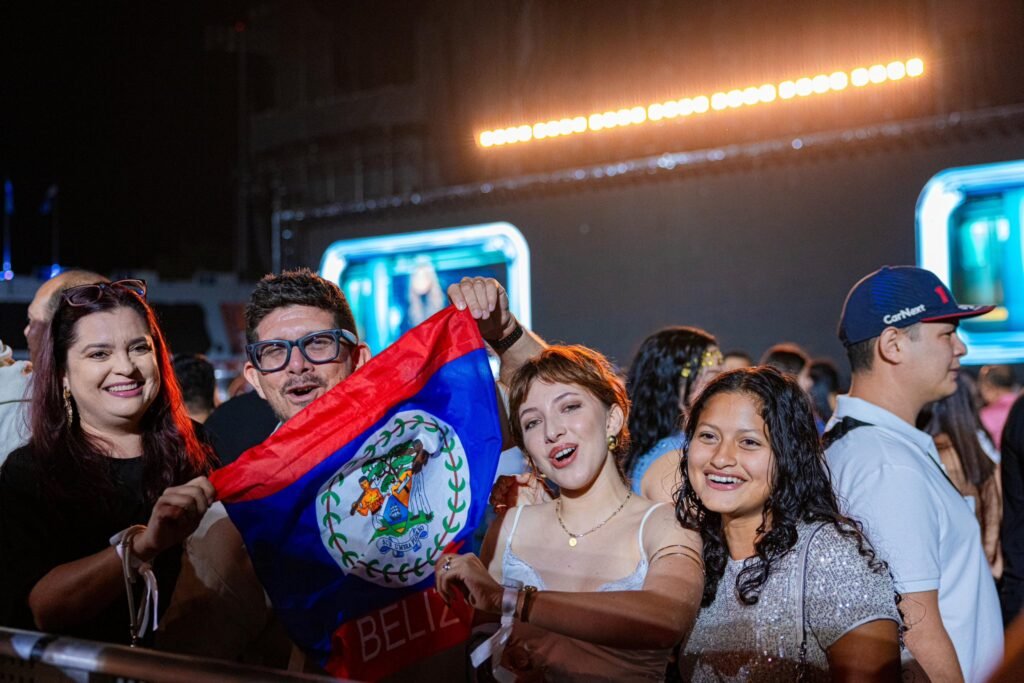 Espectacular cuarta noche de la residencia de Shakira en El Salvador. 4 637470721 917806457432121 508423039039995607 n