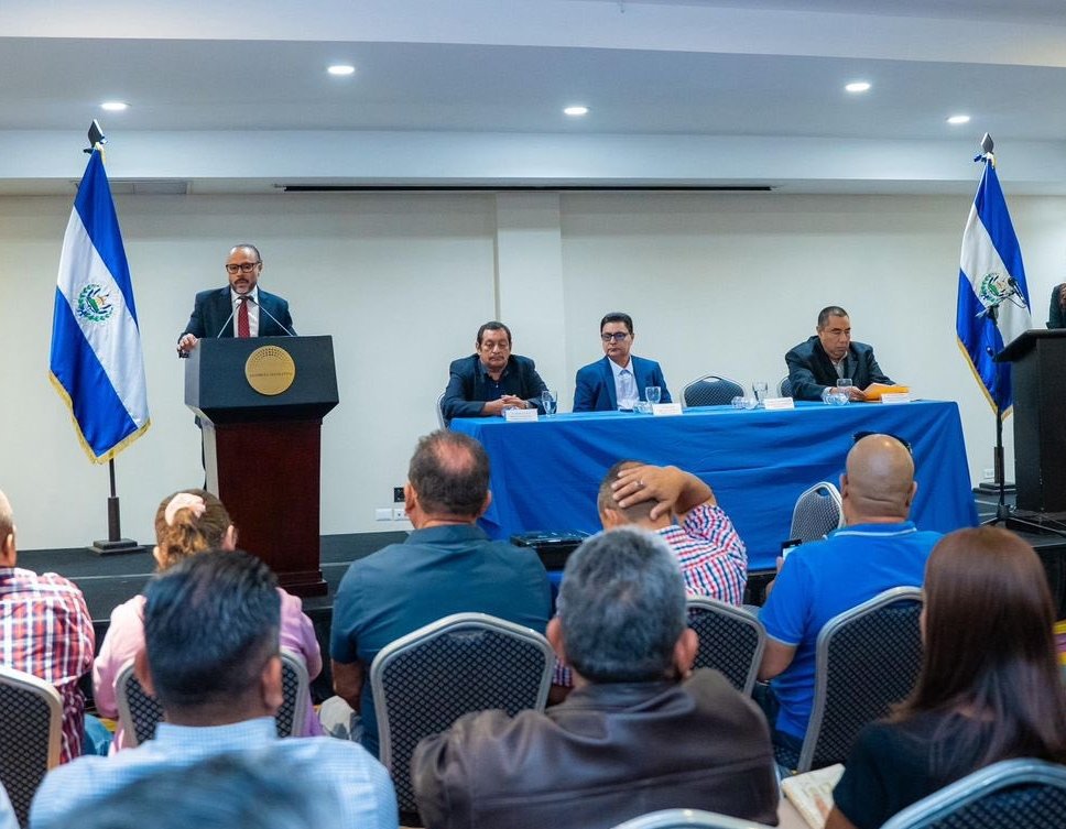 Consorcio de Empresas de Movilidad de El Salvador (CEMMOVIL) invertirá $160 millones para transformar el transporte en San Salvador 2 fsdsfsdf