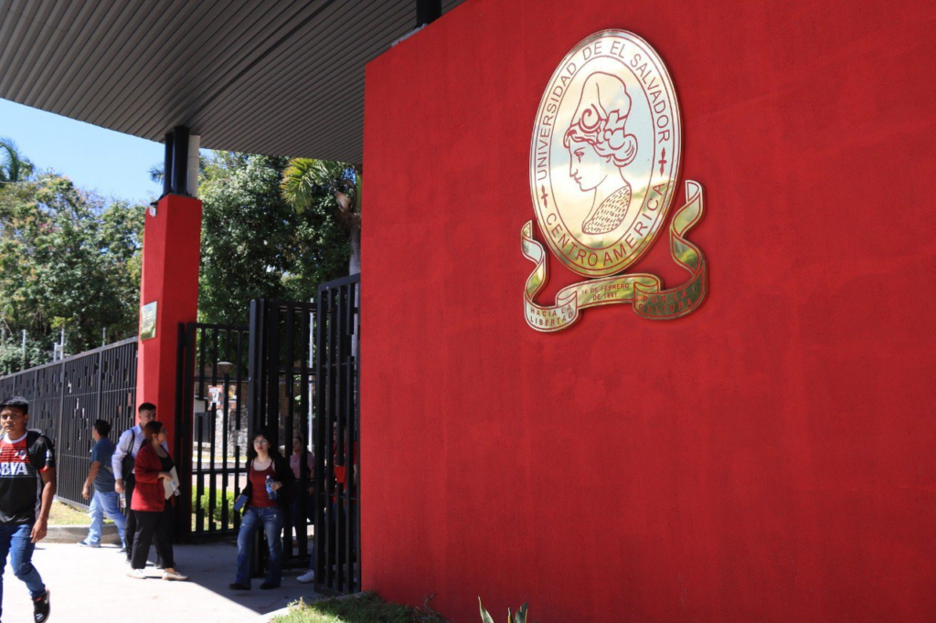 UES revoca bono de $400 para salarios altos por falta de presupuesto 1 image 306