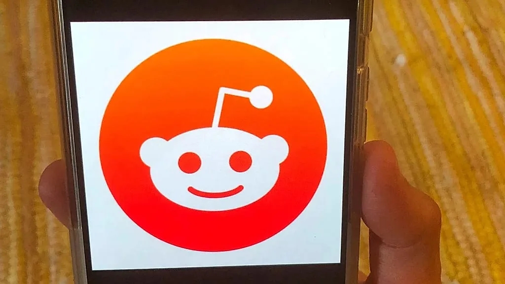 El Reino Unido multa a Reddit con 14.47 millones de libras por uso ilegal de datos de menores 1 image 353