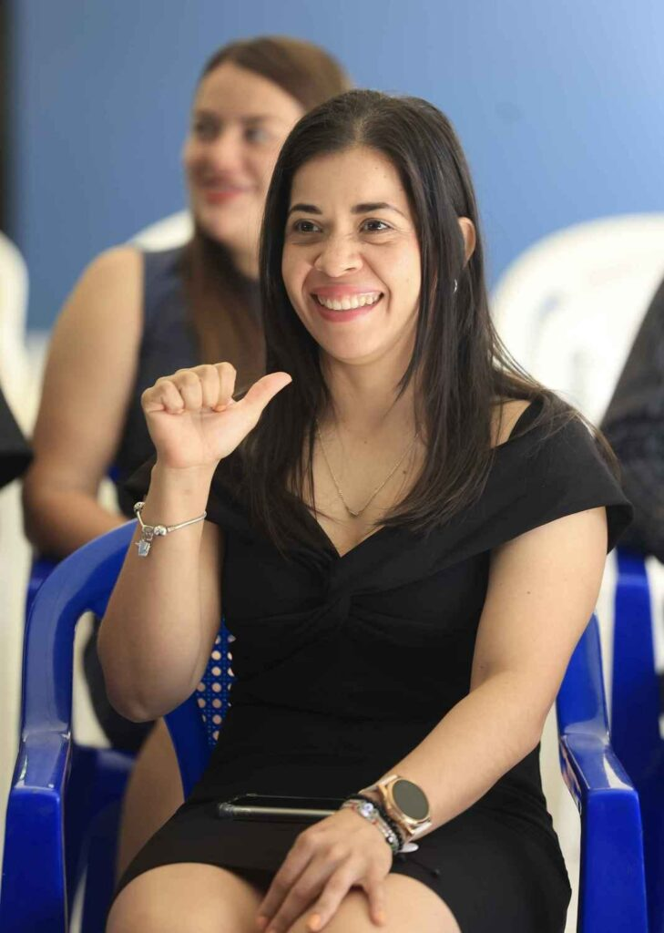 Personal del INDES finaliza el Curso Básico de Lenguaje de Señas Salvadoreña 2 image 89