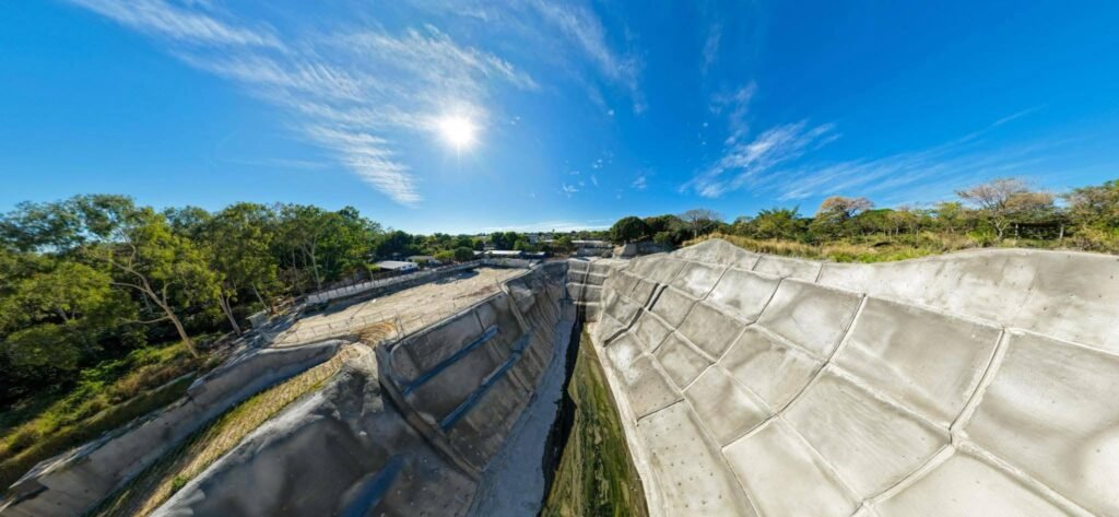 MOP entrega obras de mitigación en colonia Santa Eduviges de Soyapango 2 646760758 1437202121144915 8514046351773999497 n