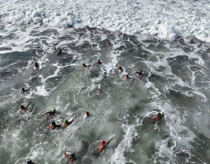 Marino de la Fuerza Naval conquista el Paso del Hombre tras recorrer 21 km en mar abierto 3 653018352 122144702558416789 8468619480677371931 n