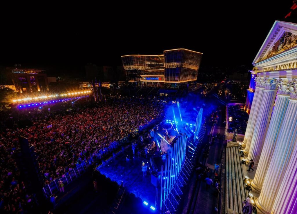 Los Hermanos Flores hacen vibrar el Centro Histórico 2 658157858 1410551617775770 661286161926891894 n