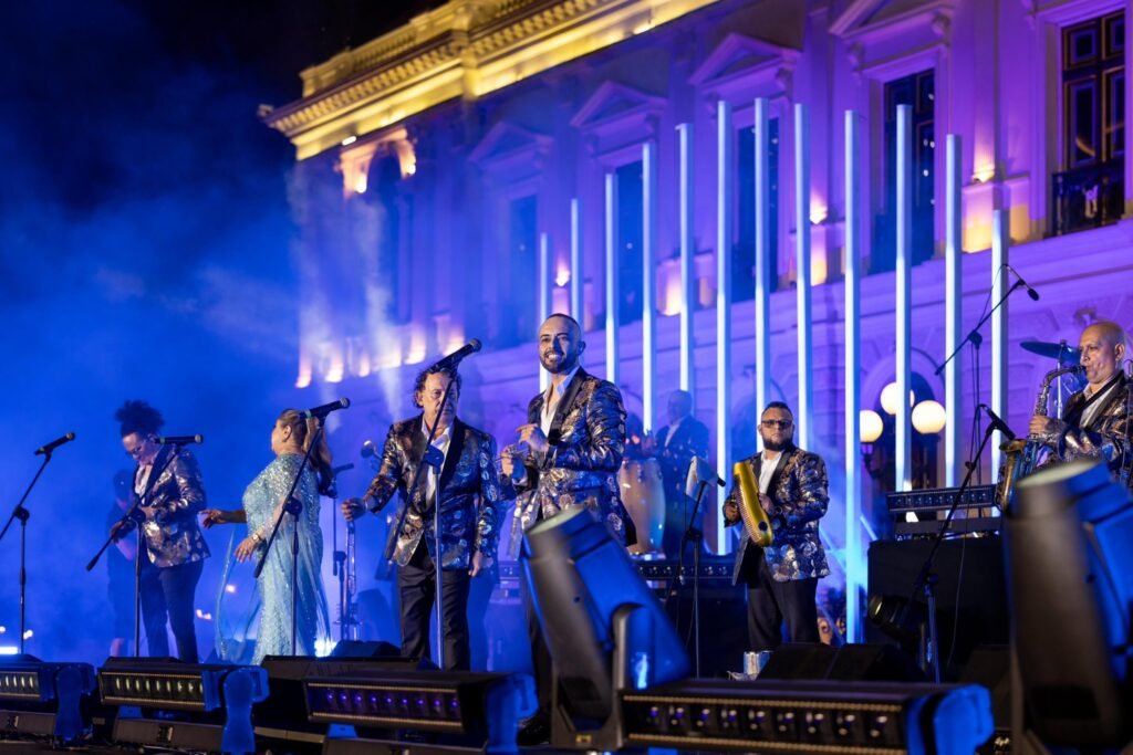 Los Hermanos Flores hacen vibrar el Centro Histórico 3 658982430 951533844059382 1381619510696600905 n