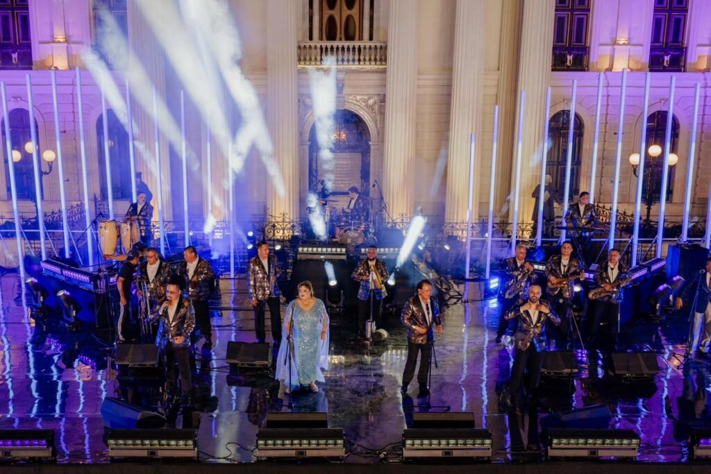 Los Hermanos Flores hacen vibrar el Centro Histórico 1 660128937 1410551611109104 1035824924369529263 n