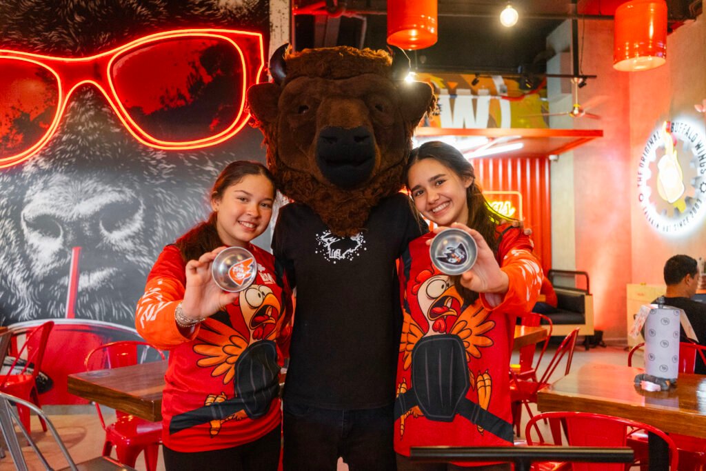 “Buffalo Wings encendió Epic Plaza con una apertura sin miedo a la intensidad” 1 Capa 04