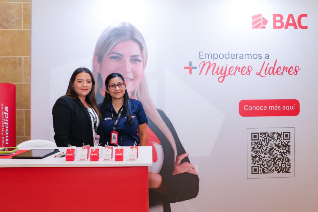 Mujeres que transforman: BAC impulsa el liderazgo femenino y el crecimiento de las empresarias PYME en El Salvador 2 IMG 4663 2