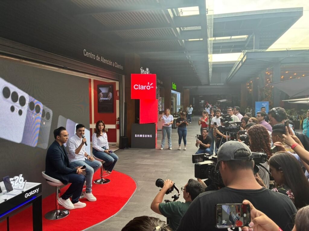Claro y Samsung presentan la nueva Serie Galaxy S26: innovación sin límites con la mejor conectividad. 3 LANZAMIENTO CLARO SAMSUNG 2