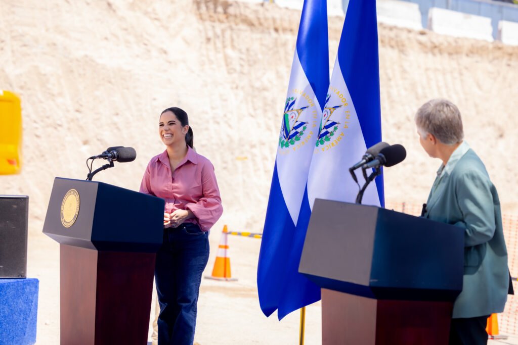 Banco Mundial destaca a El Salvador como referente regional en atención materno perinatal 1 PD43524 1