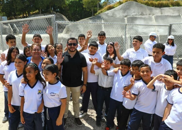 MOP entrega obras de mitigación en colonia Santa Eduviges de Soyapango 4 dafafdsf