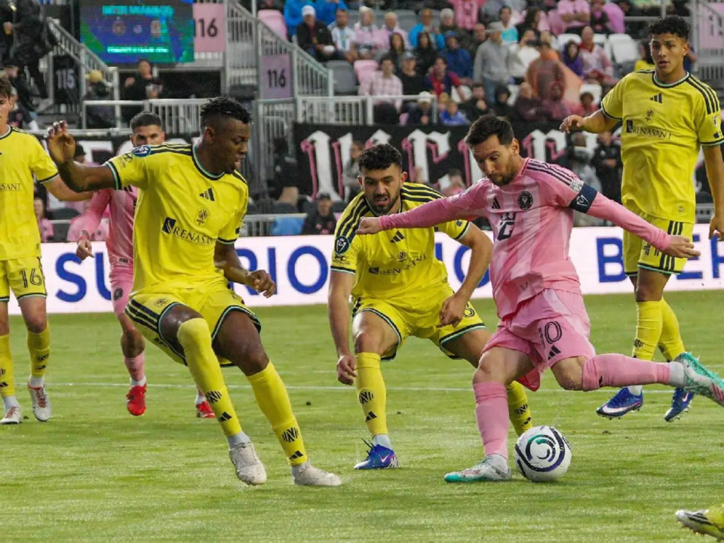 Lionel Messi alcanza los 900 goles profesionales en la Copa de Campeones de la CONCACAF 2 image 236