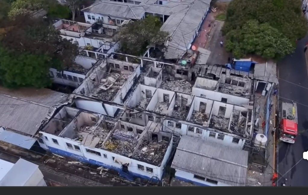 Cuerpo de Bomberos sofoca incendio en el Centro de Gobierno de Sensuntepeque 2 image 304