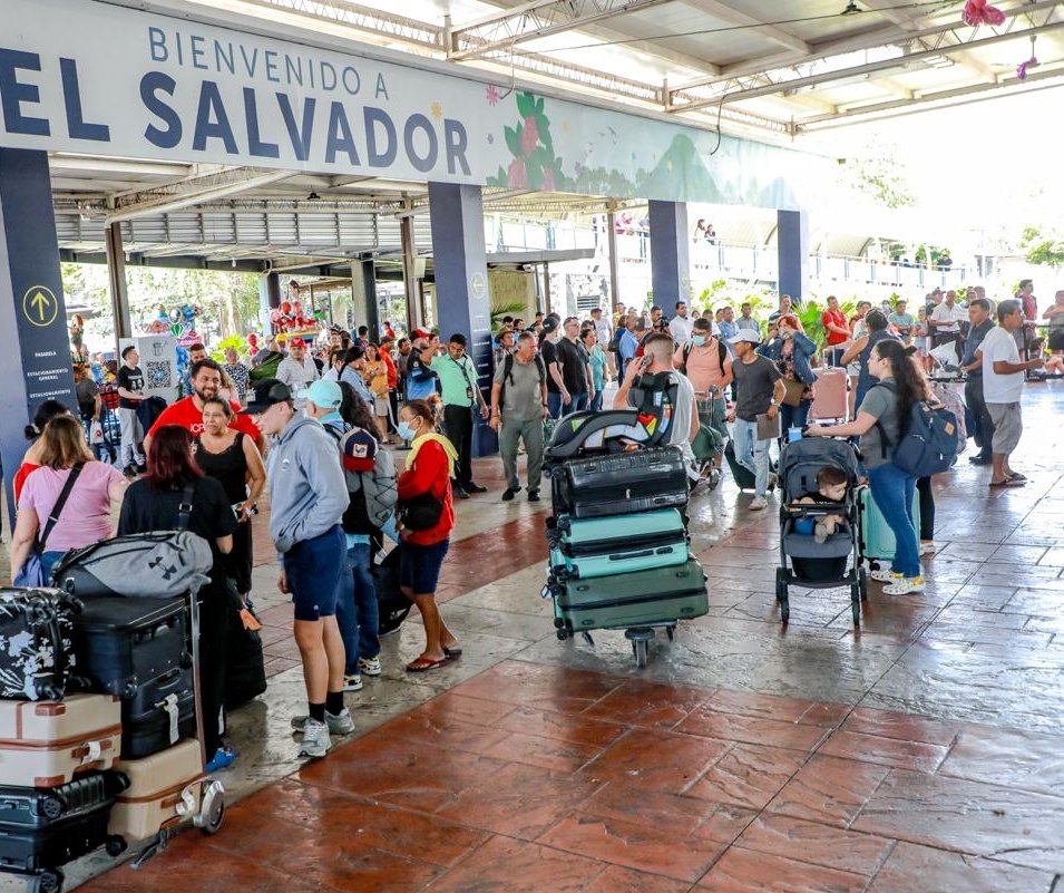 Aeropuerto de El Salvador ocupa el segundo lugar en los más puntuales del mundo, según Cirium 1 sdfasdf 1