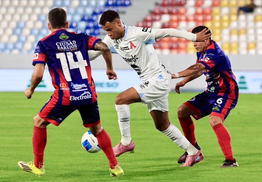 Firpo se impone en una jornada 13 marcada por el dominio de los favoritos y la polémica 3 sdfasdf
