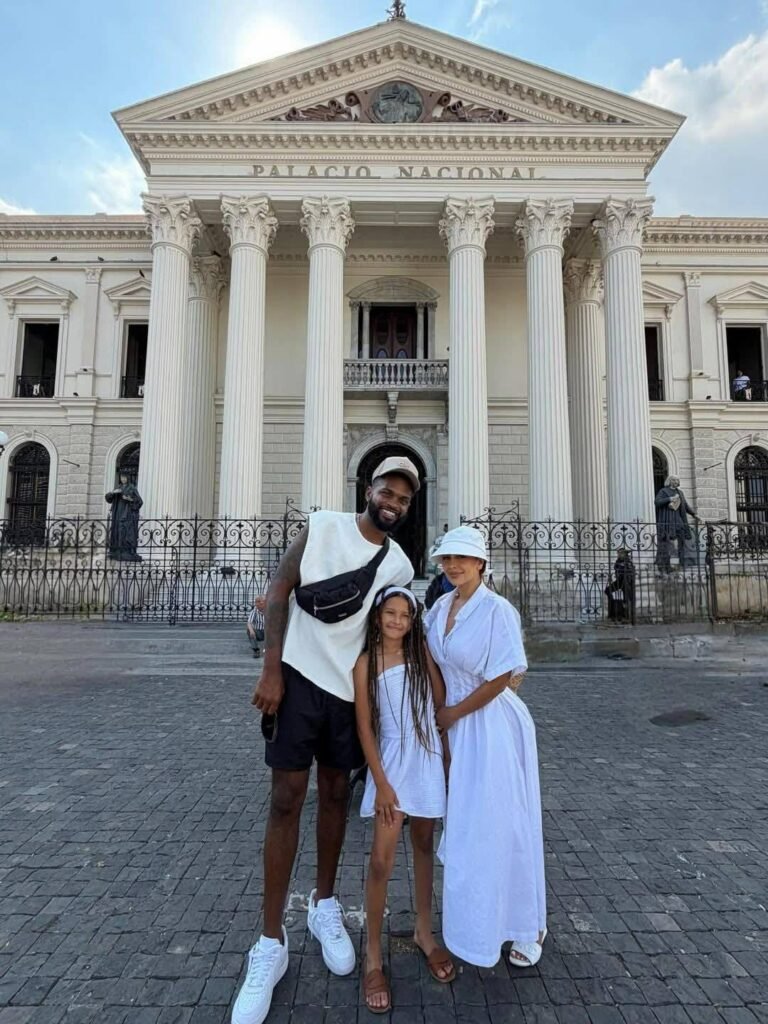 Yris Palmer reconecta con sus raíces salvadoreñas en un emotivo recorrido por la capital 5 662941004 931430843015828 922033573182359553 n