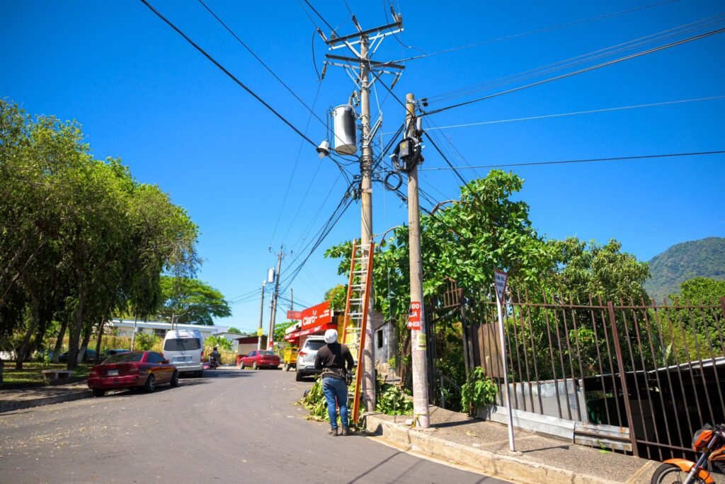 Alcaldía de San Salvador fortalece el sistema de iluminación en Ayutuxtepeque 2 667438702 122145870284416789 3324273367014773544 n