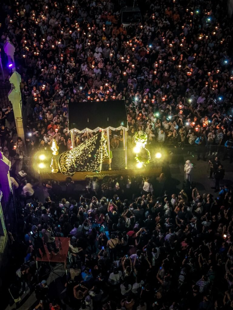 La procesión del Santo Entierro de la Iglesia El Calvario recorrió el corazón de San Salvador 4 WhatsApp Image 2026 04 03 at 7.15.12 PM