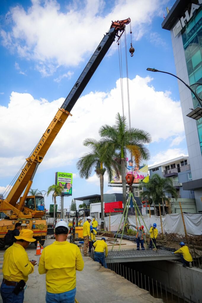 Avance crucial en obras de mitigación en la Zona Rosa. 2 WhatsApp Image 2026 04 08 at 6.35.51 PM