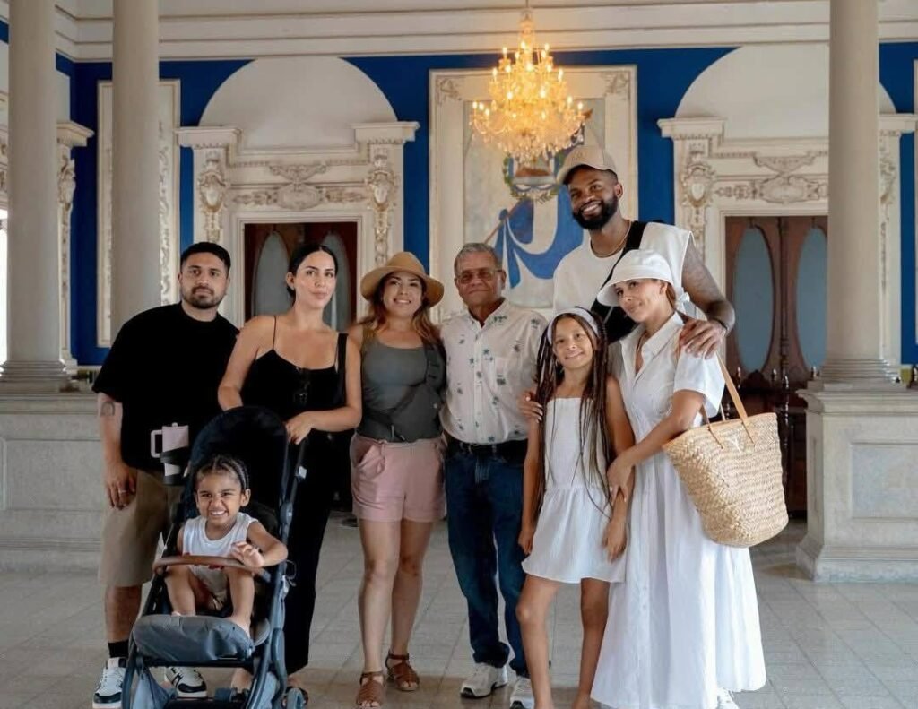 Yris Palmer reconecta con sus raíces salvadoreñas en un emotivo recorrido por la capital 1 dsfds