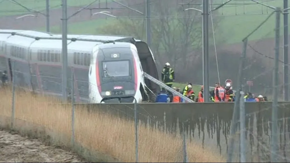 Tragedia ferroviaria en el norte de Francia por choque de un TGV 1 image 93