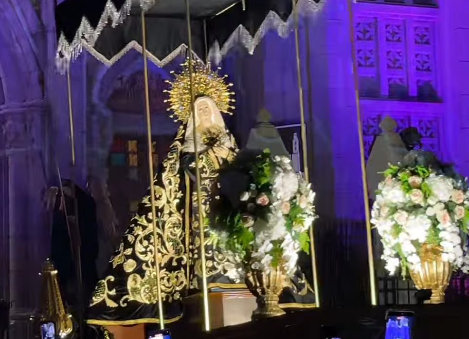 La procesión del Santo Entierro de la Iglesia El Calvario recorrió el corazón de San Salvador 7 sdfsdfasfas