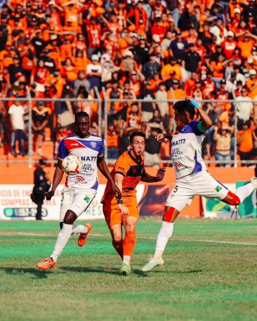 Firpo asalta el Barraza y pone un pie en la gran final 2 697792710 1019630750593469 2453055304386495703 n