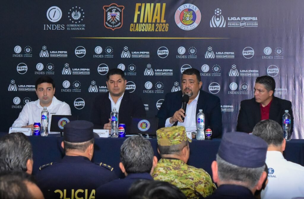 Despliegan a más de mil elementos de seguridad para la gran final entre Águila y FAS 2 704057379 18589773724013360 3140485205856171112 n