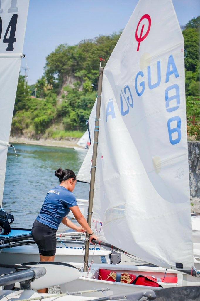 ¡Viento en popa! El Lago de Ilopango se llena de adrenalina con el velerismo continental 5 704914463 971686162323629 4325695113848619978 n