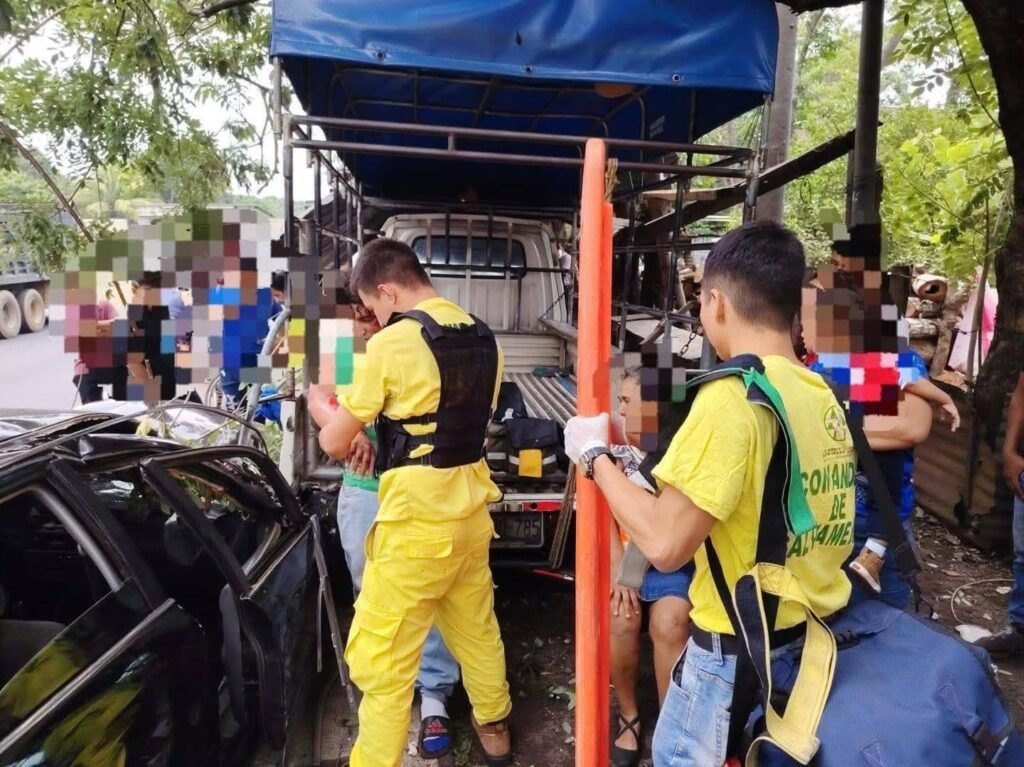¡Fuerte choque en Izalco! Múltiple accidente deja al menos seis lesionados 4 705031410 122165964884725707 1920223869387930198 n