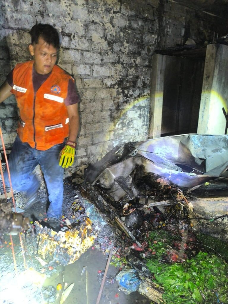 Bomberos liquidan un incendio en el mercado de Aguilares 5 705860296 1288307036813890 2447218143852924400 n