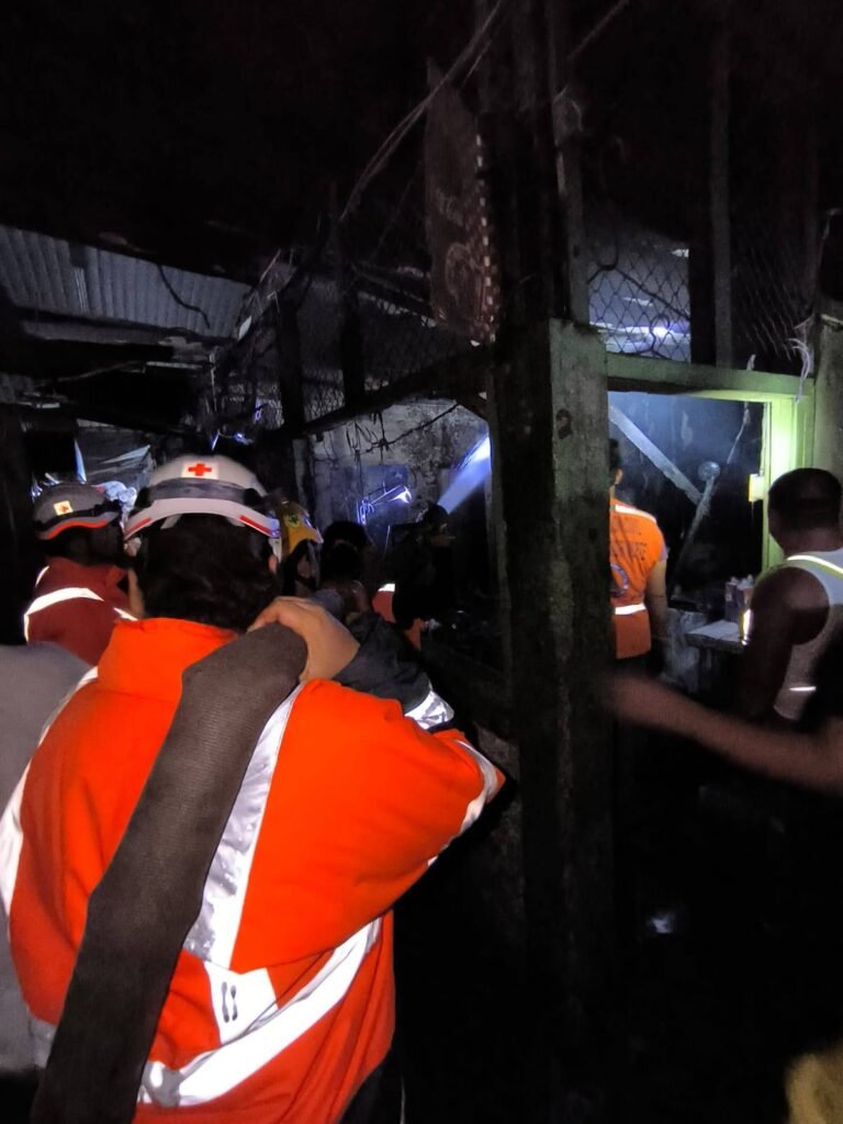 Bomberos liquidan un incendio en el mercado de Aguilares 2 706028796 1288307196813874 3589937298568261239 n