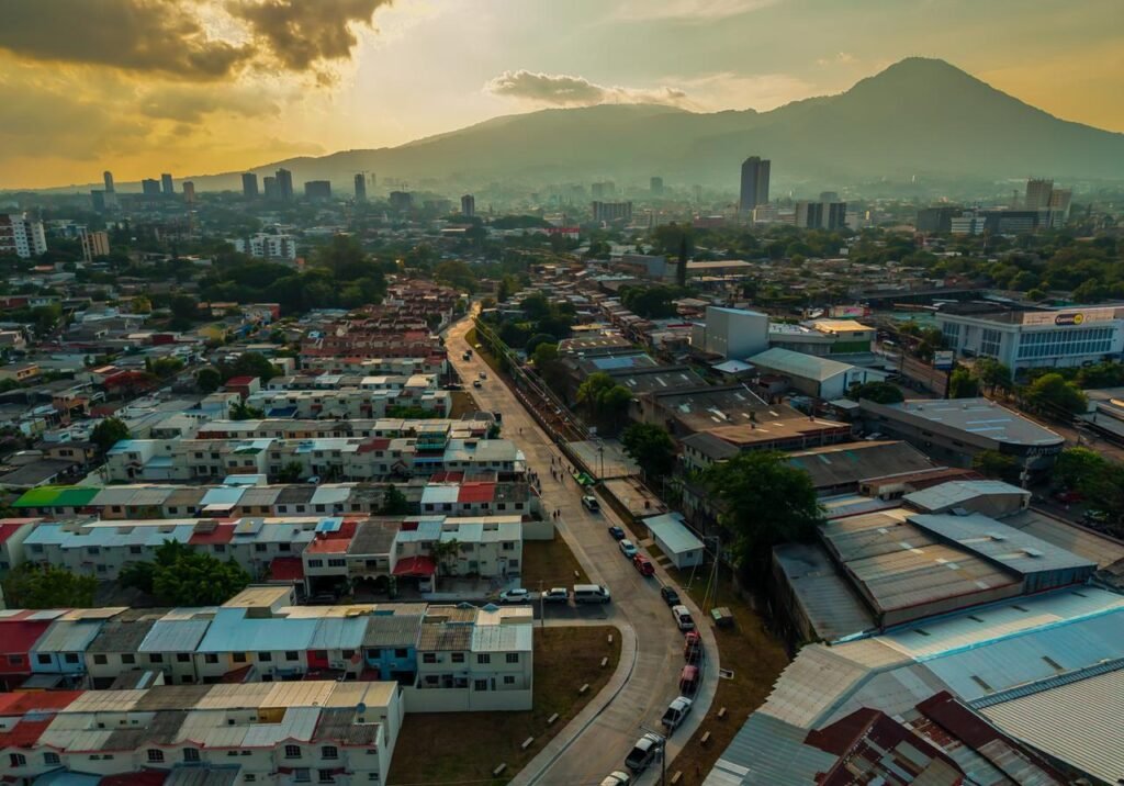 Entrega de obras de mitigación en Residencial Brisas de San Francisco 5 706298441 1353529060284684 7134864709283607496 n