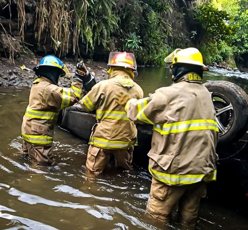 Tragedia vial en Sonsonate deja dos fallecidos tras caer vehículo al río Ceniza 2 asdfasf