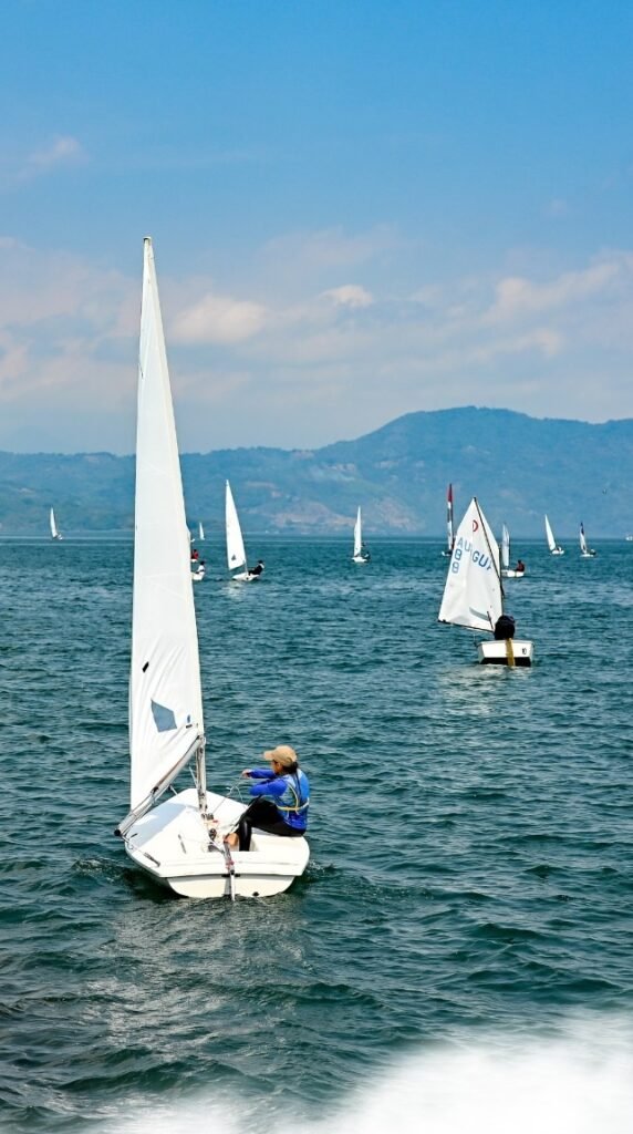 ¡Viento en popa! El Lago de Ilopango se llena de adrenalina con el velerismo continental 2 sdfasfasdf