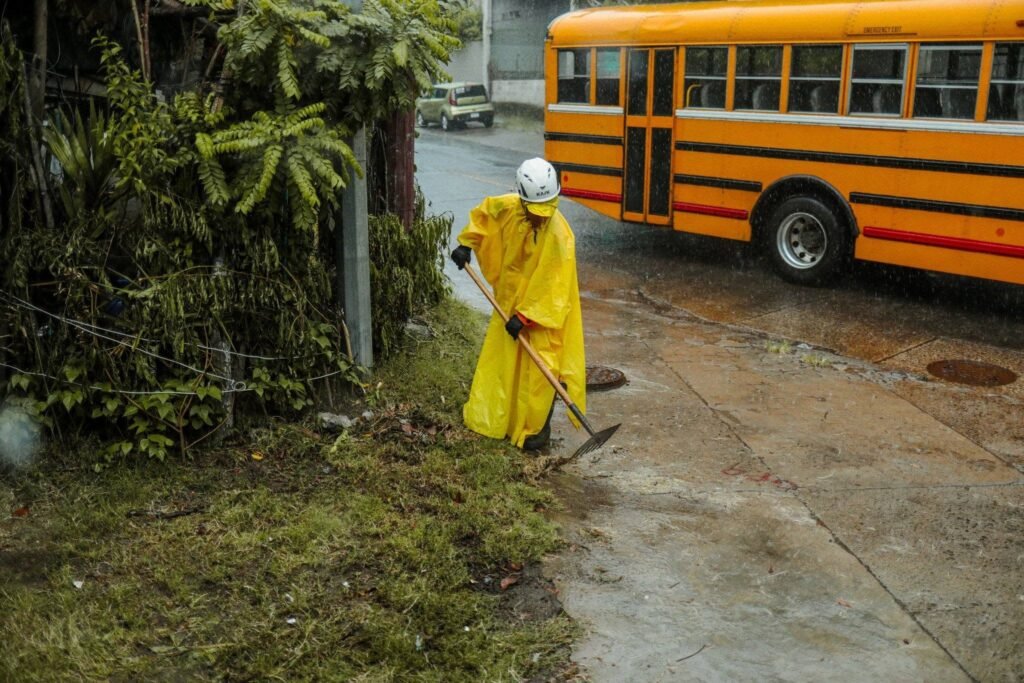 Labores de monitoreo y limpieza previenen inundaciones en la colonia Santa Lucía 4 719483076 1463086295864000 4377550960160461023 n