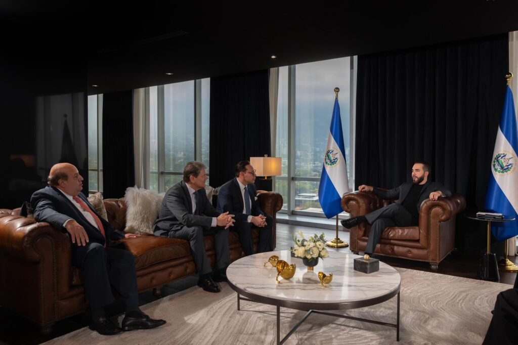 Nueva dirigencia de la ANEP sostiene encuentro clave con el presidente Nayib Bukele 2 WhatsApp Image 2026 06 01 at 2.11.19 PM