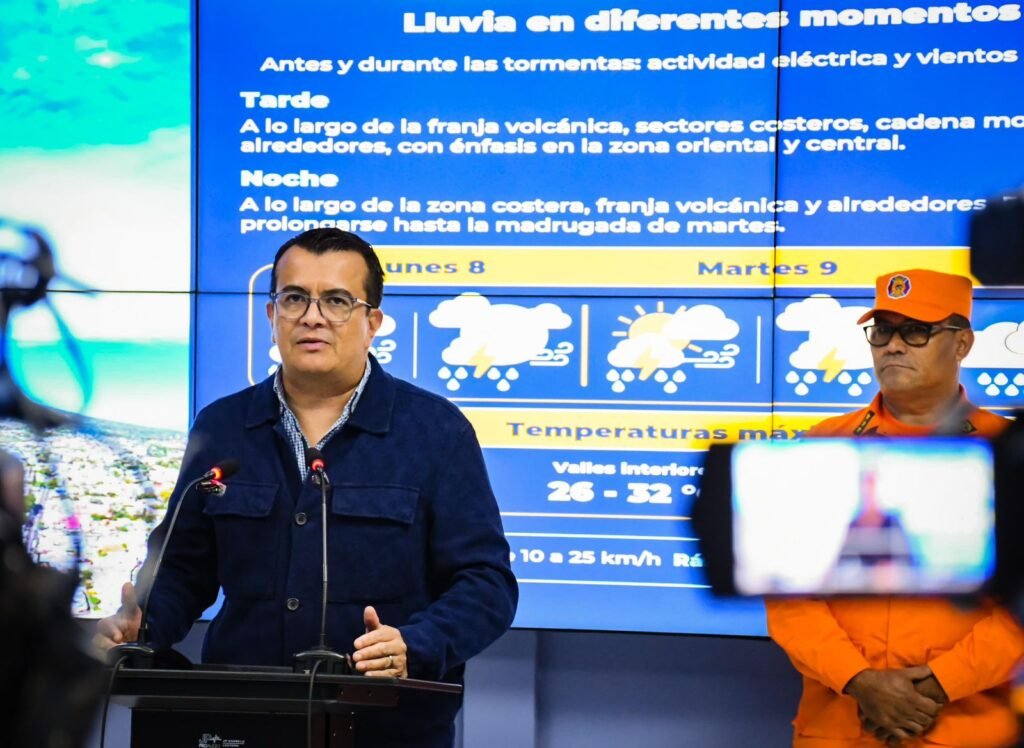 Gobierno activa protocolos nacionales ante la llegada de la tormenta Cristina 1 WhatsApp Image 2026 06 08 at 1.44.48 PM 1