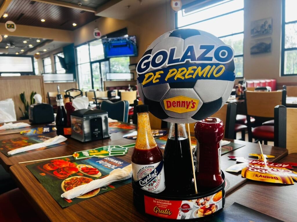 Denny´s presenta su nuevo módulo temático "Estamos en Modo Fútbol" 7 WhatsApp Image 2026 06 11 at 11.21.54 AM