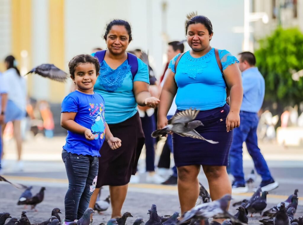El Gobierno del Presidente Nayib Bukele mantiene las condiciones para que las familias disfruten el centro histórico de San Salvador en libertad 6 WhatsApp Image 2026 06 20 at 5.26.06 PM